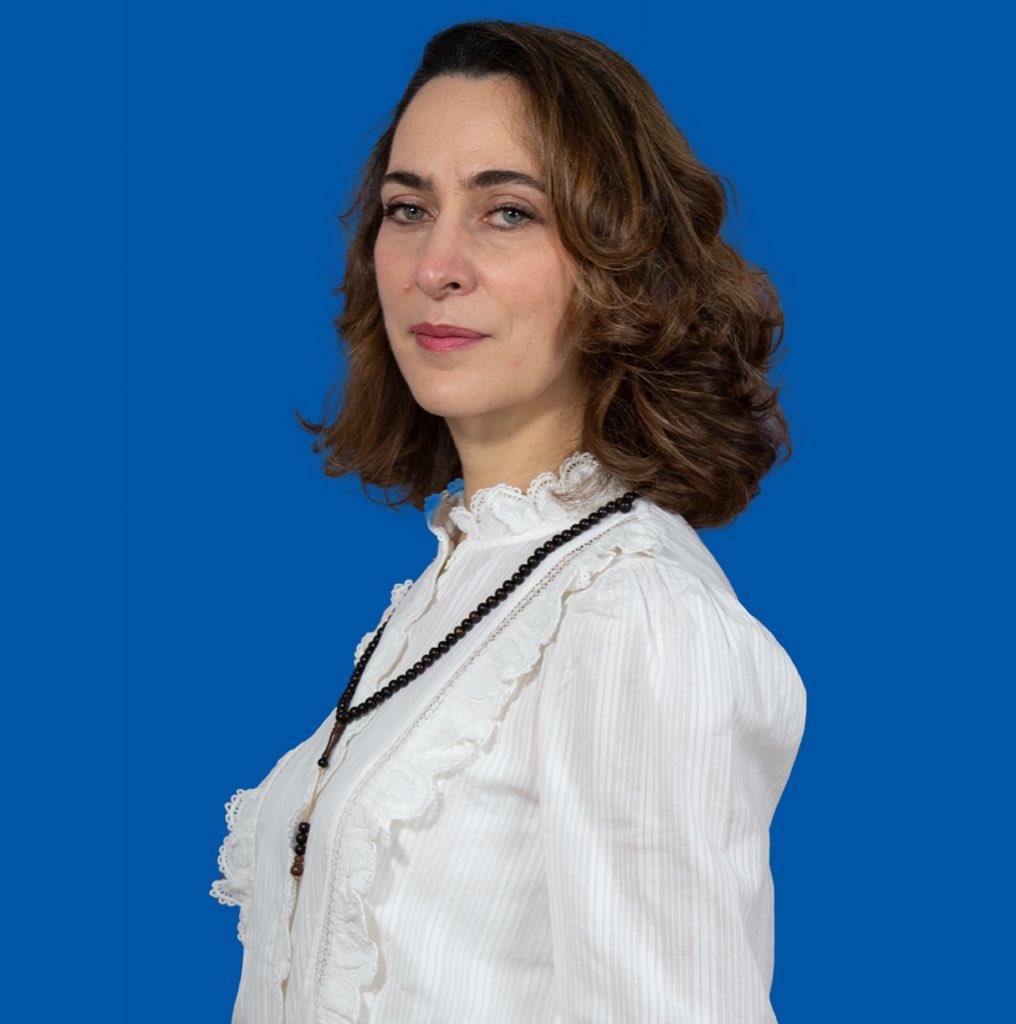 MarleneSchiappa's tweet image. 🔵 Karine Lacombe est chercheuse et infectiologue.
🔵 Kahina Bahloul est la première imam en France.
🔵 Chabrielle Tchicaya Nzinga est aide-soignante.
🔵 Laure-Alice Bouvier est avocate. 

👉 Elles sont nos #109Mariannes. 
interieur.gouv.fr/Actualites/L-a…