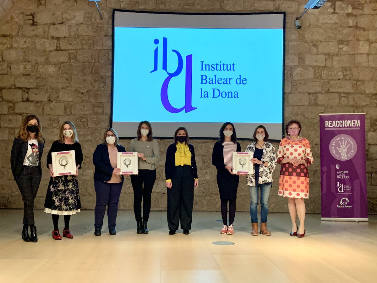 IB_Dona's tweet photo. 🟣Conclou l'acte @DuranFebrer amb unes paraules d'agraïment a totes les persones que han assistit als Reconeixements de l'IBDONA.
🗣"Ens agradaria poder reconèixer la tasca de totes les persones que treballen per la #igualtat".
#8M2021 #8MIBDONA
#8MBalears https://t.co/ZbwsHshLHe