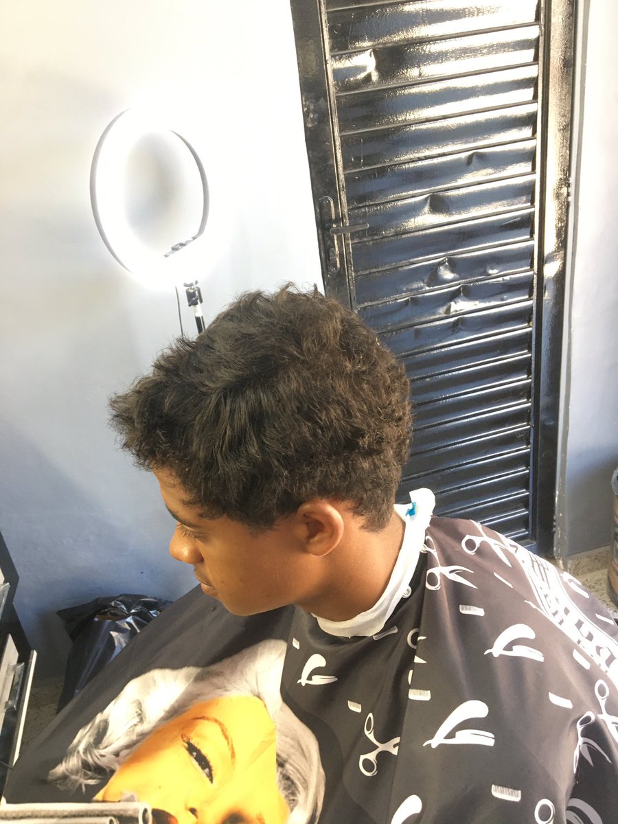 emanuelllll_'s tweet photo. Boa tarde, qm puder da rt pra divulgar o trabalho do amigo vai deixar forte, desde já agradeço 🔥💈📏 🇺🇸❤️1/2 https://t.co/ahF3Il1fNi