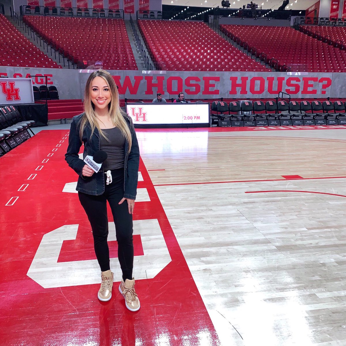 2021 <a href="/American_Conf/">The American</a> Champions! Congrats to <a href="/UHCougarMBK/">Houston Men's Hoops 🏀 🐾</a> 🏀🏆⁣
• • •⁣
#houston #onsite #bts #GoCoogs