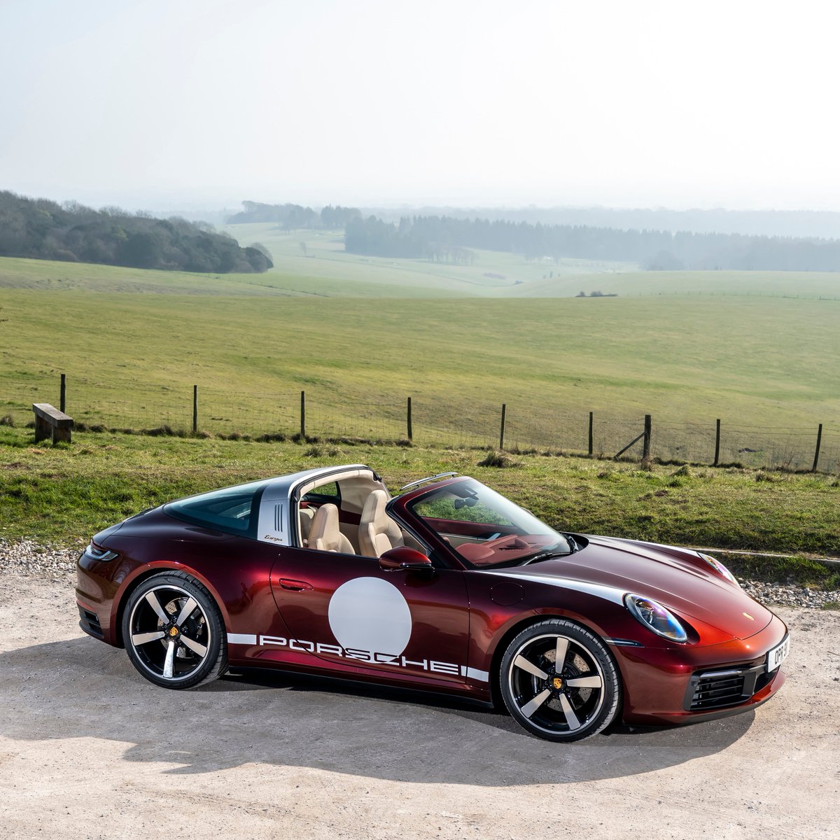 911 Targa 4S Heritage Design Edition captured in the countryside📸