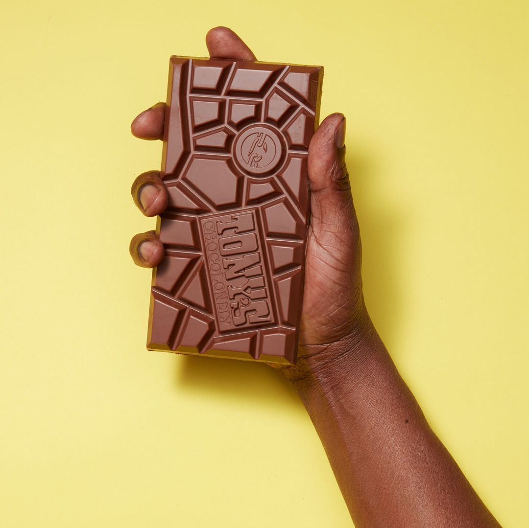 TonysChocoUS's tweet image. Did you know there are 134 fully traceable beans in our #milkchocolate bar? That means you can help us raise the bar just by eating #chocolate! How sweet is that?
 
#Tonyschocolonely
