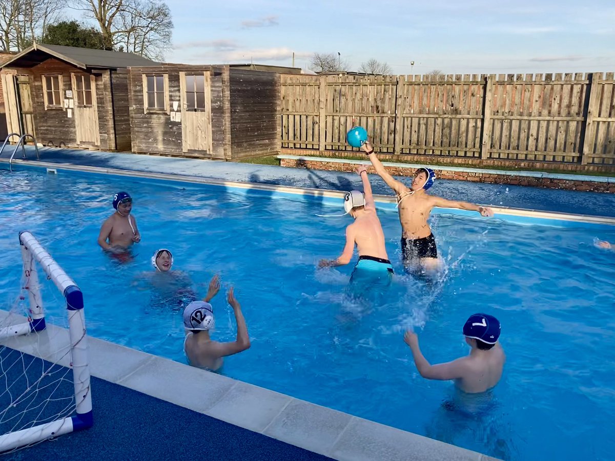 A perfect afternoon for some waterpolo 💦 
@kingshallsport 
@KingsHallSchool 
@KHS_Head 
<a href="/rogergkeeper/">Big Rog</a>