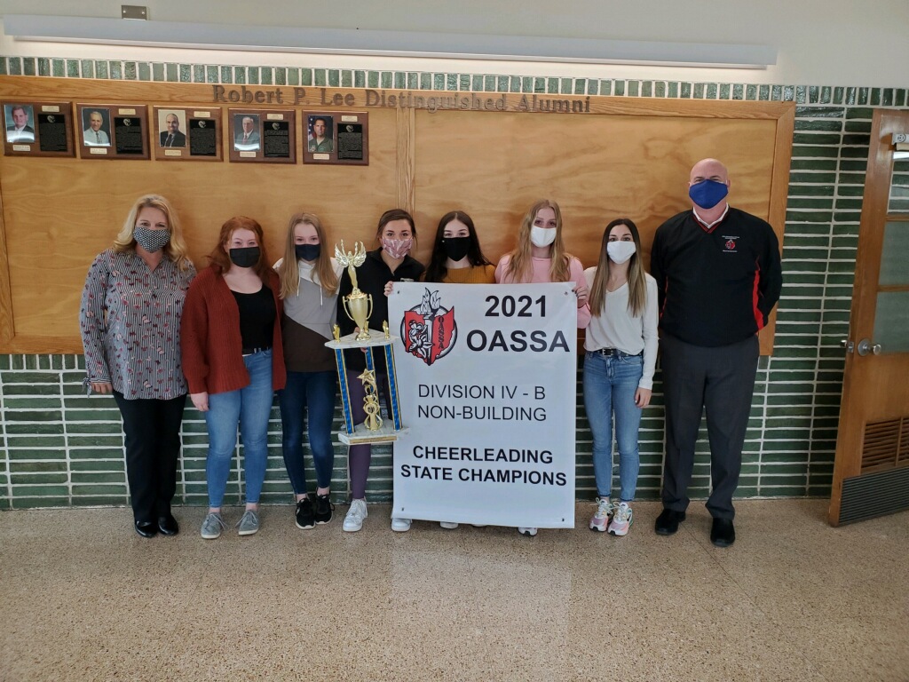 Upper Sandusky HS!  Dr. Freeman is pictured here with Upper Sandusky principal, Tasha Stanton and the cheerleaders. Congrats to Upper Sandusky HS for their win in D4 Non-Building - great job! <a href="/SquadUshs/">USHS COMPETITION SQUAD</a> <a href="/upperschools/">UpperSanduskySchools</a>  
#oassacheeranddance