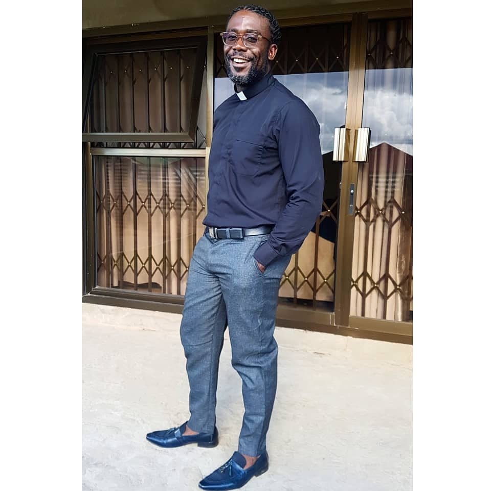 Your blood made a way Lord Jesus,am still here Lord,we are grateful for your Love Jesus our redeemer!!!!