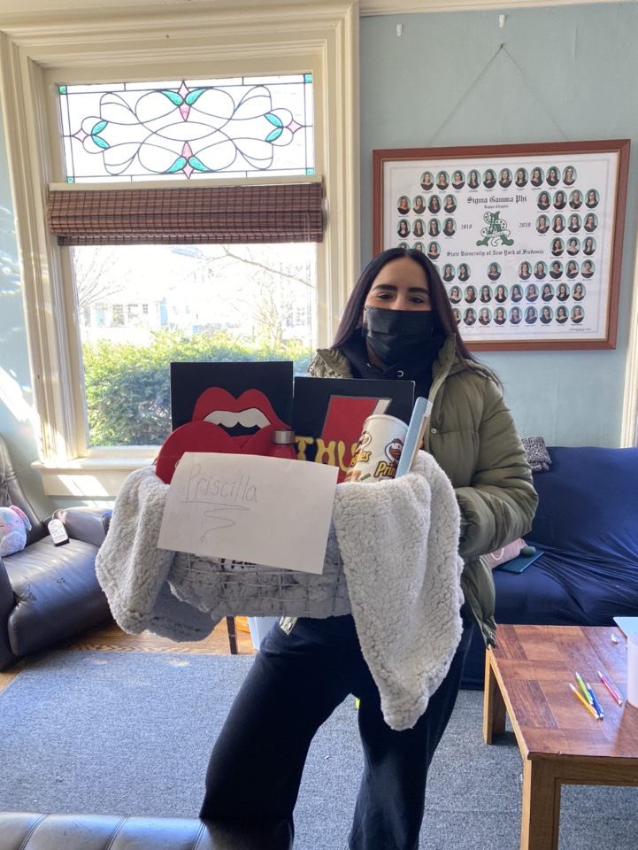 My Sweet little of mine I am so glad you enjoyed your basket! I love spoiling you! Would you like another hint? @priscillamonge2 ❤️