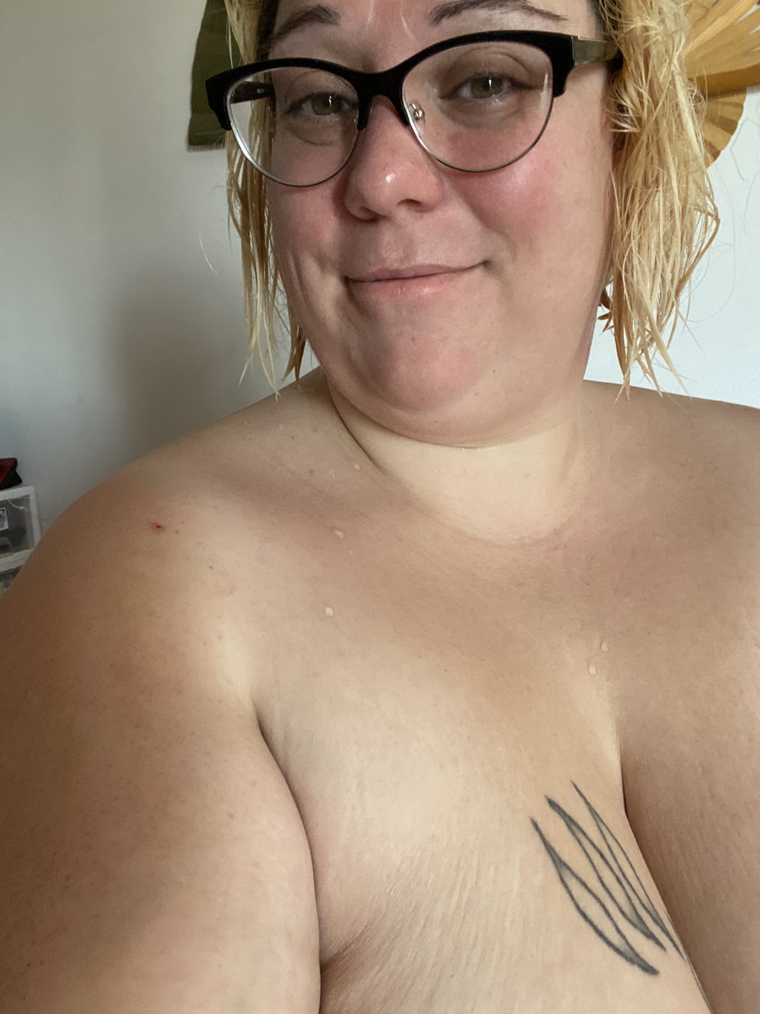 1 pic. #cumplay #hey #imback https://t.co/thBWRAxW9c