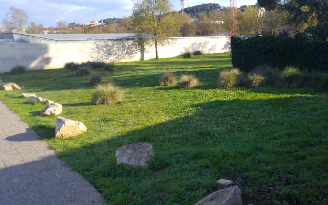 hortsmontilivi's tweet photo. Juliol de 2020: presentem a @girona_cat el nostre projecte d’hort comunitari en un terreny municipal al barri de Montilivi. 
Març 2021: encara pendents de dos informes interns de l’ajuntament… 
No sembla tan difícil!.. com ho tenim @girona_cat? @jxcatGirona, @GuanyemGirona https://t.co/r4Mh4vlivm