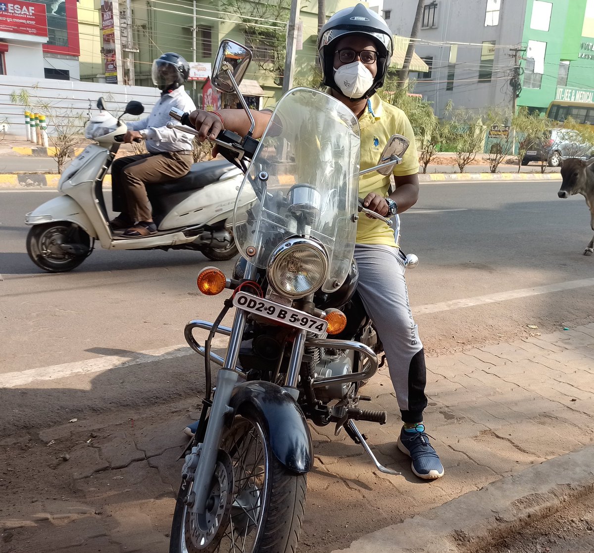 Odiapuo's tweet photo. Hum kar satke hain to aap kyon nahi?? 
#HelmetTwitter https://t.co/hh8mGN6O7a