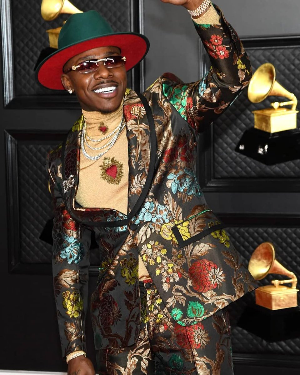 koostyleuk's tweet photo. We've had through this years #Grammys outfits and 🏆🏆🏆
These can totally be reinspired with flower patches and/or fabric paint 💡💡💡
1. #taylorswift 🌺🌼🌻
2. #DaBaby 🌾🍂
3. #billieeilish 🐅🎨

Which is your fave outfit of the 3?🤪🎨🖌

#grammys2021 #grammysfashion https://t.co/YtT9eJs5LG