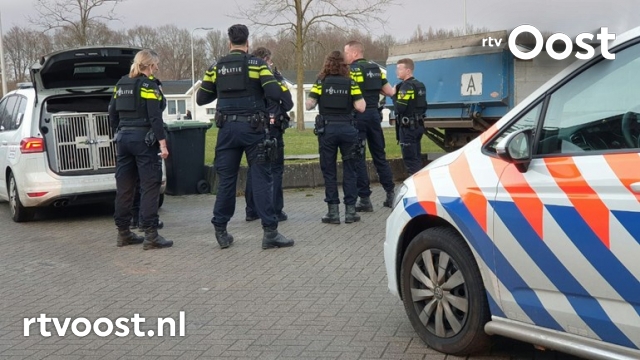 Mogelijk schietincident op woonwagenkamp in Enschede. #rtvoost.