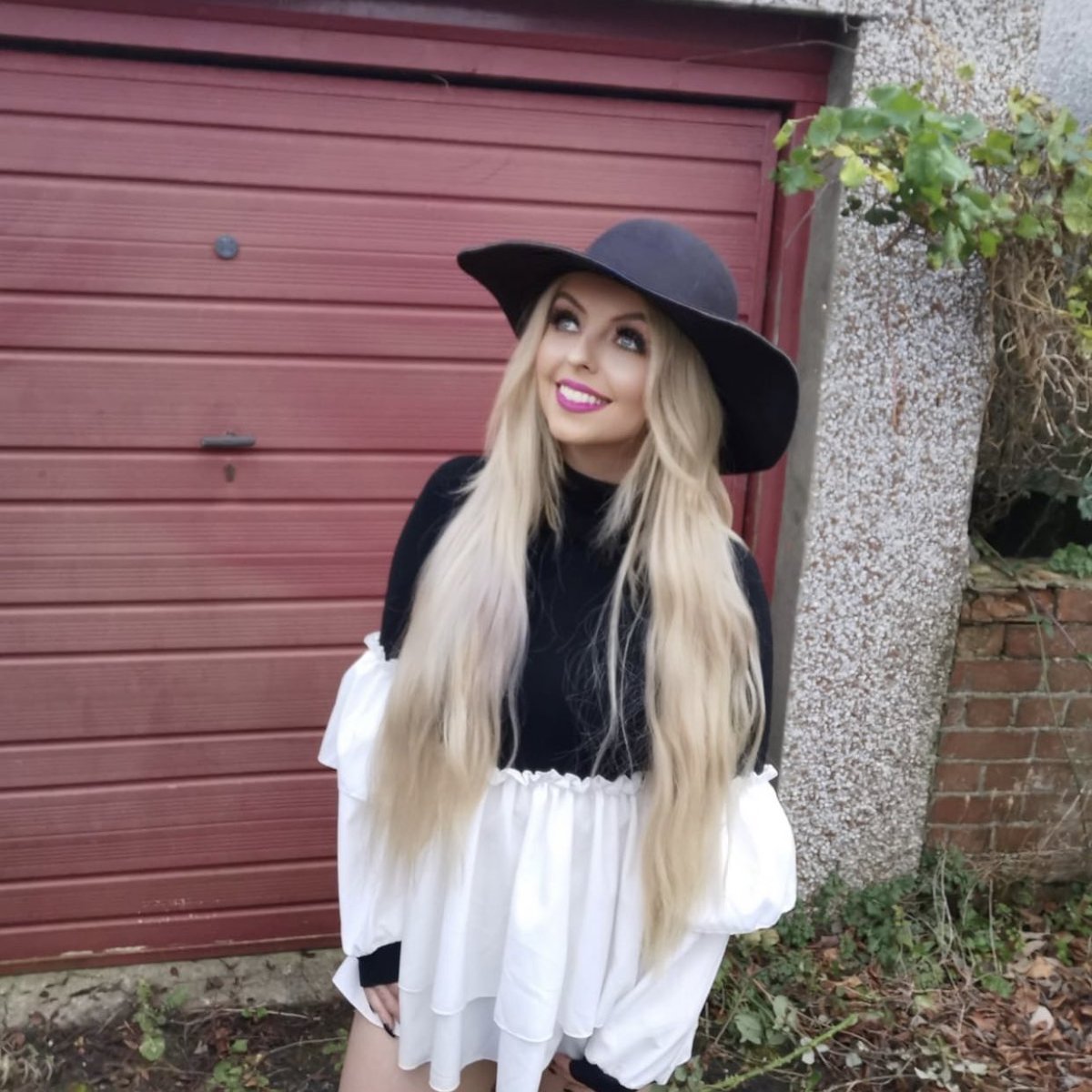 💜SΛRΛH WYNN GRIFFITHS💜 (@sarahwynn1) on Twitter photo Dathlu cerddoriaeth o Gymru rhwng 7-9pm ar @SoundRadioWales 💜
🎶 gan <a href="/CorvaxOfficial/">Corvax</a> <a href="/Morganelwy/">Morgan Elwy</a> <a href="/maredwilliams97/">Mared Williams</a> <a href="/Roughion/">Roughion</a> <a href="/Shamoniks/">Shamoniks</a> @DafyddHedd @dafjonesmusic <a href="/Ani_Glass/">Ani Glass</a> <a href="/twinstranger_/">Twin Stranger</a> <a href="/Swnami_/">Sŵnamii</a> <a href="/thallomusic/">Thallo</a> <a href="/Lisa_Angharad/">Lisa Angharad</a> <a href="/montaguesmusic/">The Montagues</a> <a href="/_ChasingShadows/">Chasing Shadows</a> <a href="/tesniowenH/">Tesni 🧞♀️</a> 💜 Dathlu cerddoriaeth o Gymru rhwng 7-9pm ar @SoundRadioWales 💜
🎶 gan <a href="/CorvaxOfficial/">Corvax</a> <a href="/Morganelwy/">Morgan Elwy</a> <a href="/maredwilliams97/">Mared Williams</a> <a href="/Roughion/">Roughion</a> <a href="/Shamoniks/">Shamoniks</a> @DafyddHedd @dafjonesmusic <a href="/Ani_Glass/">Ani Glass</a> <a href="/twinstranger_/">Twin Stranger</a> <a href="/Swnami_/">Sŵnamii</a> <a href="/thallomusic/">Thallo</a> <a href="/Lisa_Angharad/">Lisa Angharad</a> <a href="/montaguesmusic/">The Montagues</a> <a href="/_ChasingShadows/">Chasing Shadows</a> <a href="/tesniowenH/">Tesni 🧞♀️</a> 💜
