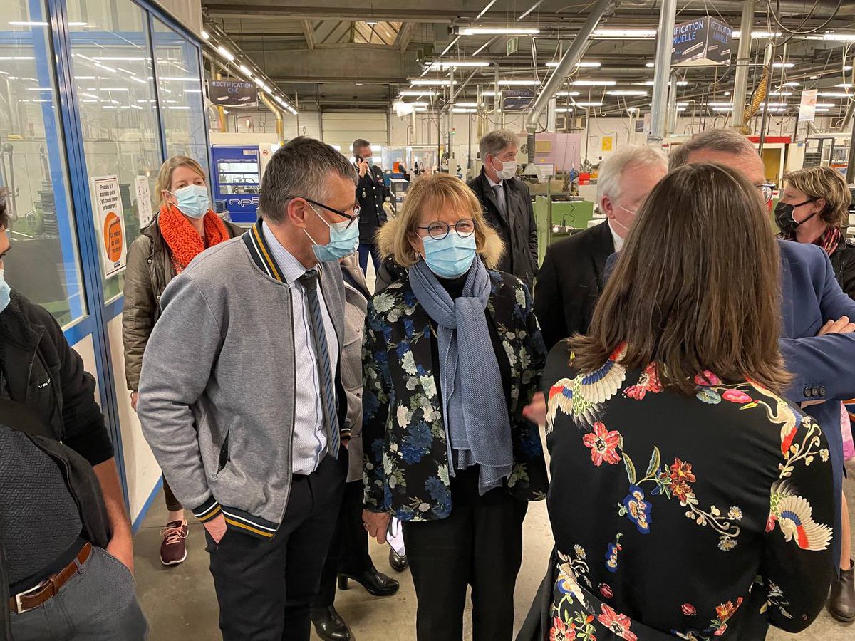 dbrulebois's tweet photo. Très heureuse de présenter à notre ministre @JoelGiraud05 l’entreprise familiale #Diager symbole du dynamisme industriel de notre ruralité, de la richesse des savoir-faire, de l’innovation technique, des valeurs éthiques et de la résilience soutenue par #FranceRelance https://t.co/iyMPeGx8Ak