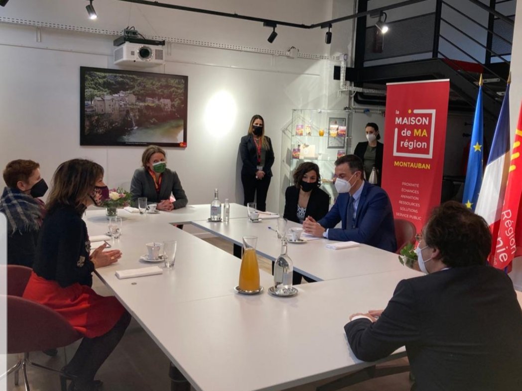 A l'issue du sommet franco-espagnol à #Montauban, <a href="/CaroleDelga/">Carole Delga</a> et moi avons rencontré le chef du gouvernement <a href="/sanchezcastejon/">Pedro Sánchez</a>
Discussion passionnante autour de l'investissement en Europe pour la transition écologique, sur nos valeurs communes de progrès réel 
Merci à <a href="/jmalbares/">José Manuel Albares</a>