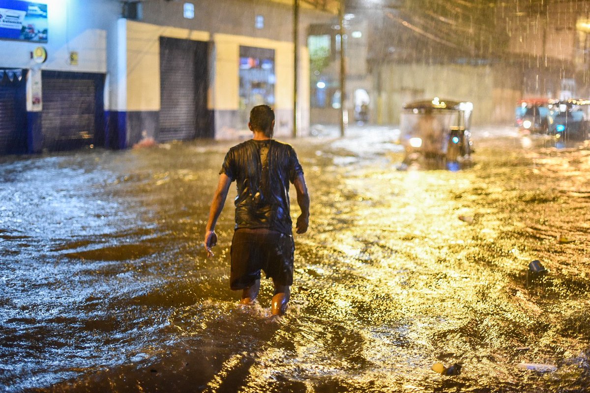 raborg17's tweet photo. Torrencial lluvia en #Iquitos.

© Junior Raborg 📸 https://t.co/fSFgnS9gyg