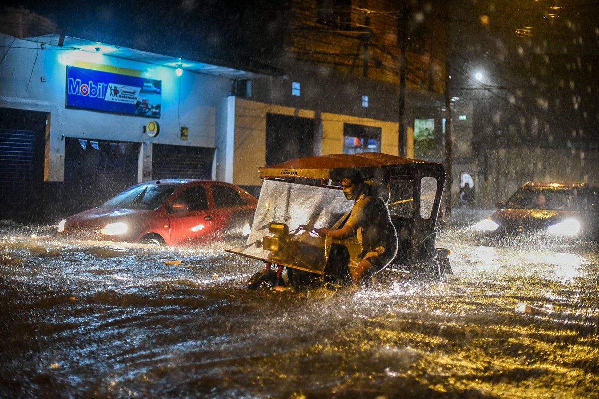 raborg17's tweet photo. Torrencial lluvia en #Iquitos.

© Junior Raborg 📸 https://t.co/fSFgnS9gyg