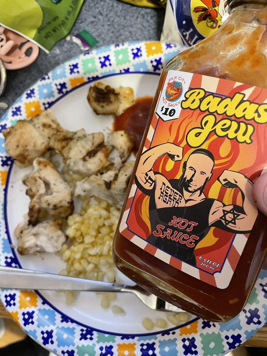 EllisFromPhilly's tweet photo. Chicken Skewers and #BadAssJew Hot Sauce @silkcityhot @aaronbergcomedy https://t.co/tRiMnlLdrF