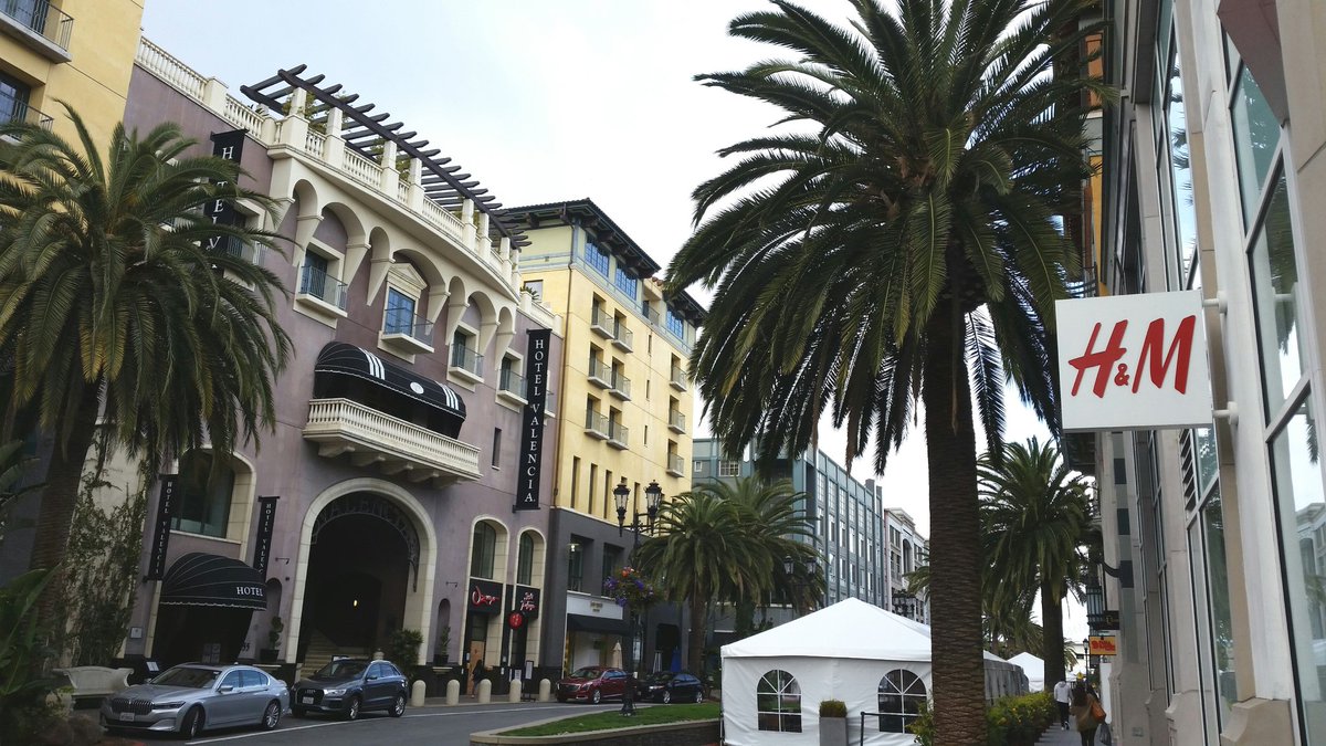 h&m hours santana row