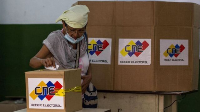 end_gom's tweet photo. #15Mar| El derecho al sufragio, simboliza la ejecución de una democracia pura y real.

Hoy se cumple 75 año de aquel hecho que cambio la forma de elegir y hacer gobierno, cuando Romulo Betancourt decreta el Derecho al sufragio universal.

Votar, ha sido nuestra arma desde 1946 https://t.co/XdNzG5yRev