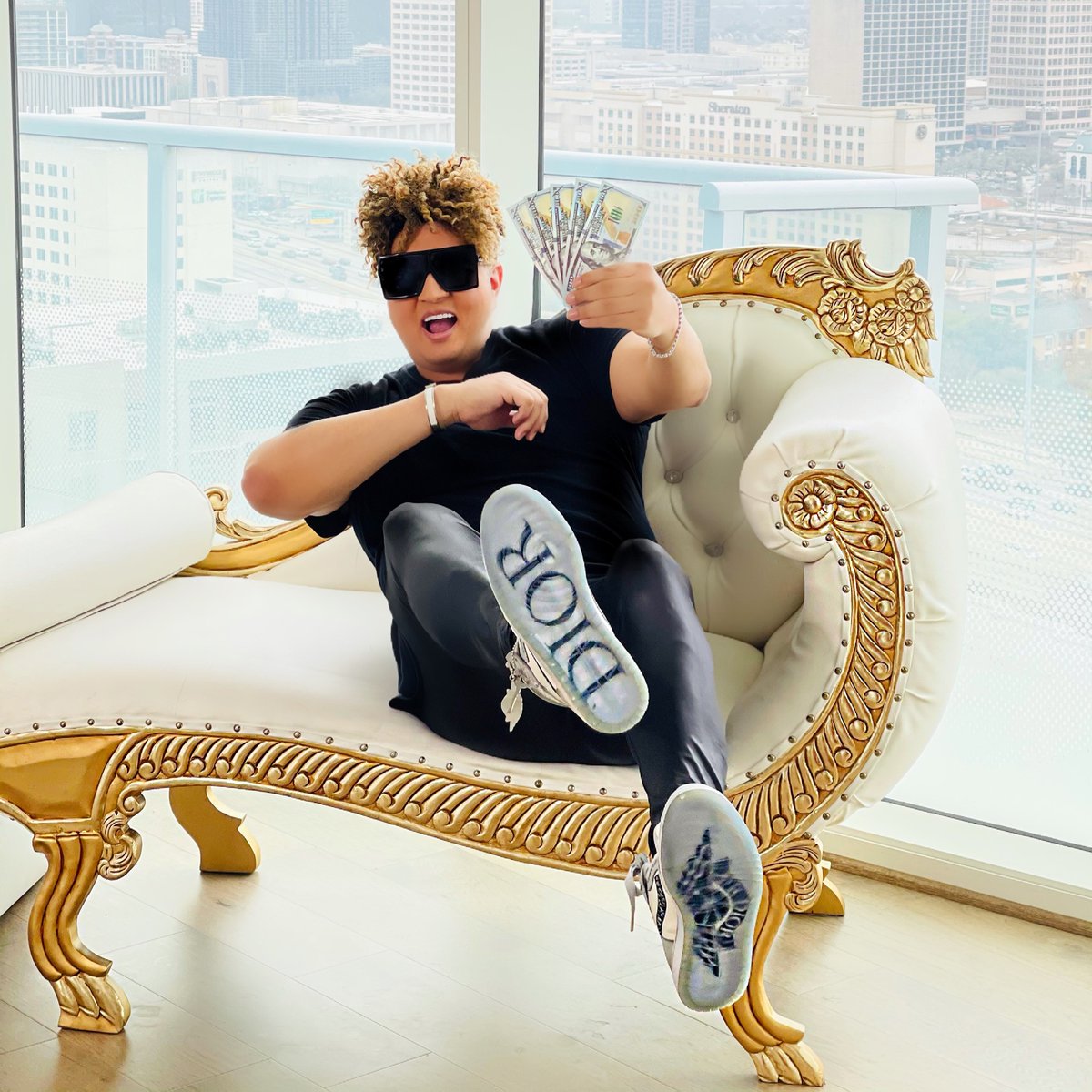 richlux713 tweet media