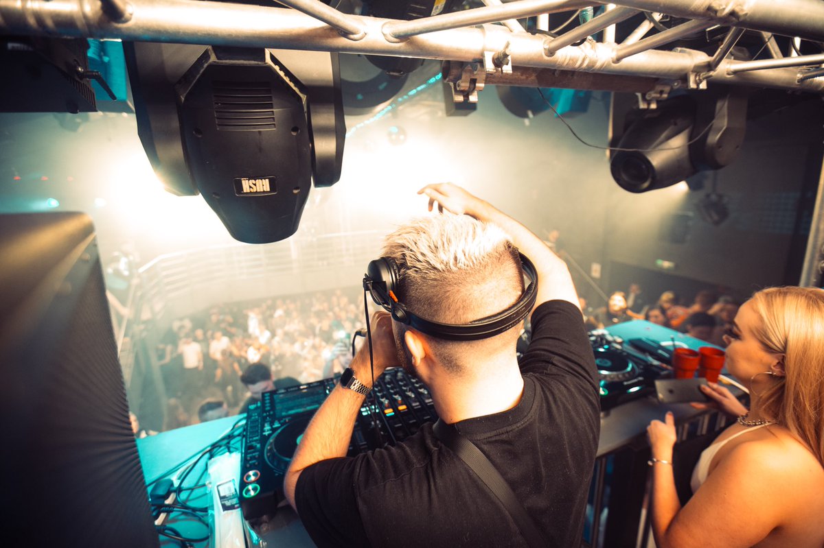 TomHall555's tweet image. I am a photographer looking for summer work. Any RT’s appreciated, just trying to reach the right people.

(thread of my work below👇🏼)
more stuff at - tommhall.com