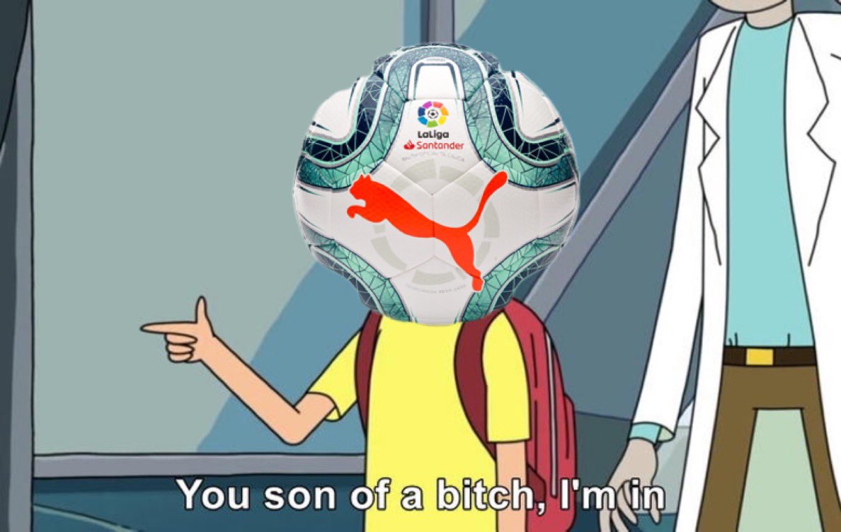 SemperFiMessi's tweet image. Leo Messi shoots from outside of 30 yards.

The ball :