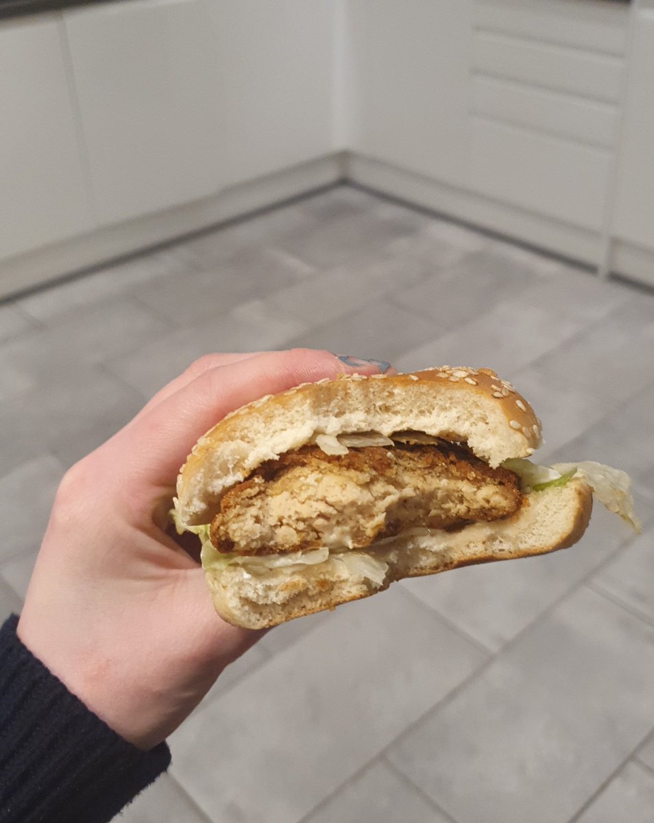 Deedee_PG's tweet photo. Don't waste your money!! KFC vegan burger is awful - tastes like cardboard!! I'm gutted because I was desperate to love it 😭 @kfc sort it outtttt! Deffo not finger lickin' good! Should've gone to @McDonalds https://t.co/Vw8bRVGIWN
