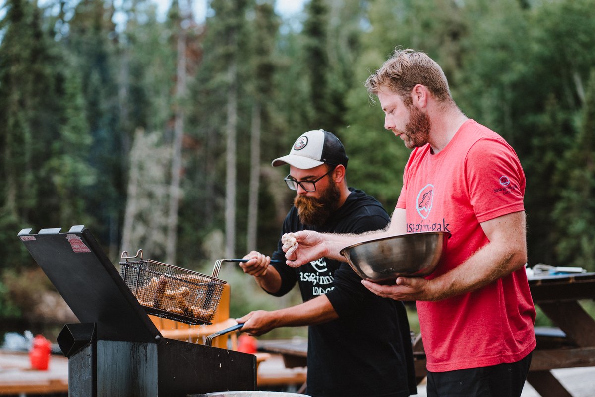 saslodge's tweet photo. Doesn't get much fresher than this.

Every one of our cabins has its own deep fryer, so that means fish can go from the lake to your belly in the same afternoon.

All you've gotta do is catch 'em.

🎣 https://t.co/seXjc82A8o