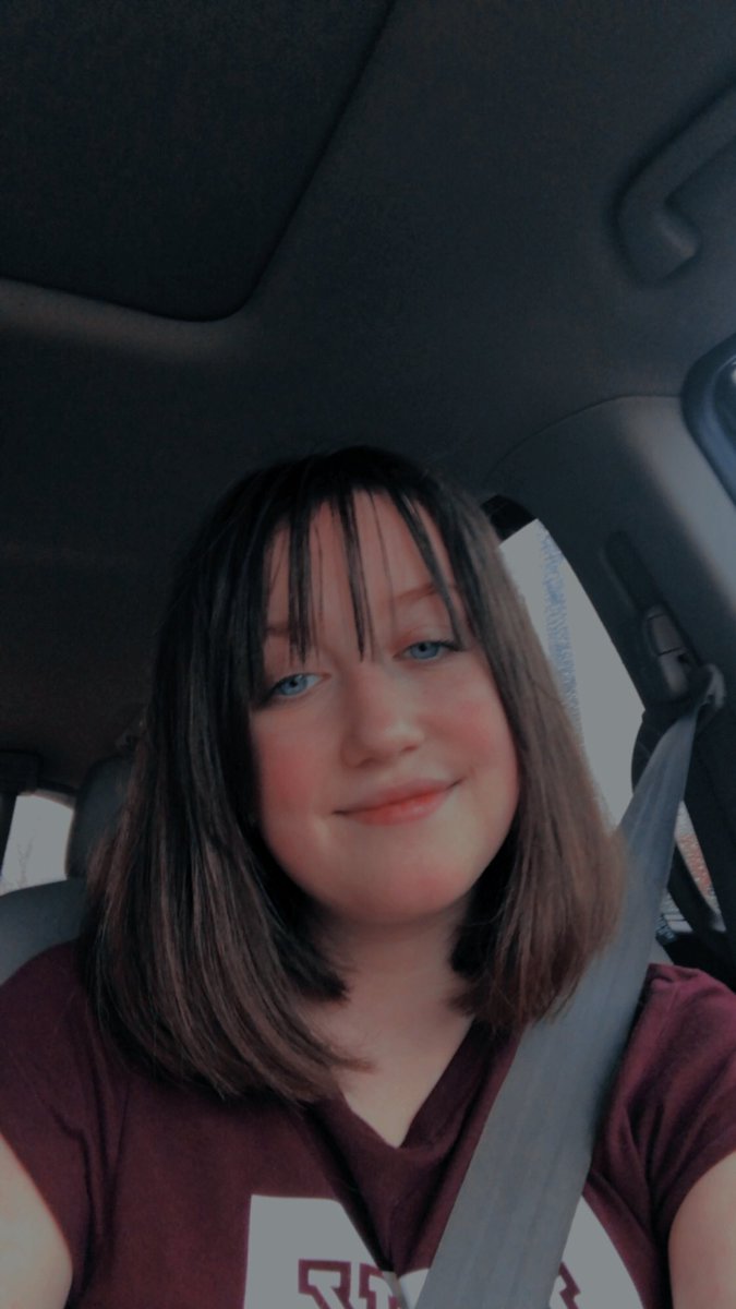 sarah__mckinley's tweet photo. 🌸🌸💐💐
#bangs #haircut #sarahmckinleyaustin #twitterpicture #twitter #PictureOfTheDay https://t.co/KvZZmUEf7v