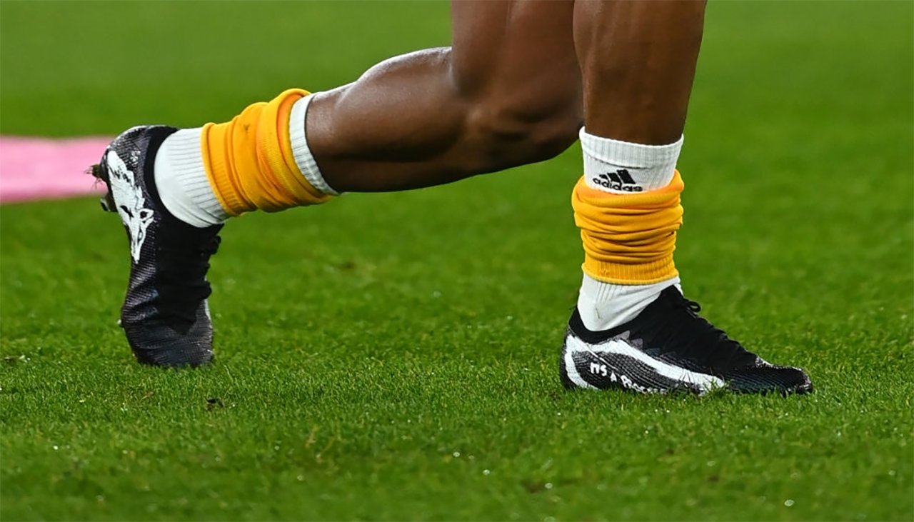 Marca de Gol a Twitter: "🔎🐺 Adama Traoré utilizando frente al Liverpool unos botines Mercurial Vapor 13 personalizados. Sobre una base el dibujo de un lobo, la palabra 'Believe'