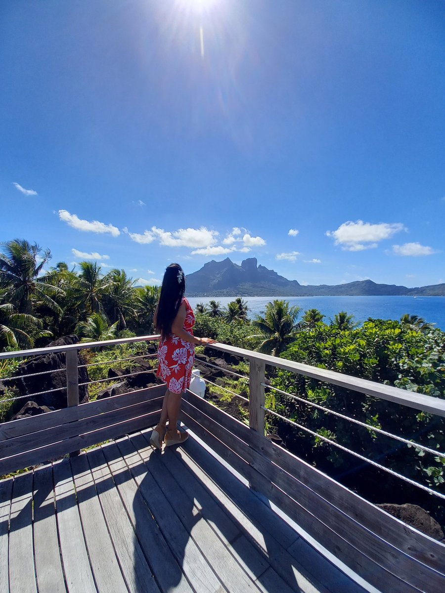 VaiuKestufou's tweet photo. Comme une envie de repartir sous le soleil #Borabora #sea #sun #holidays #Otemanu #Vavau #Raromatai https://t.co/D65r0dMlGV