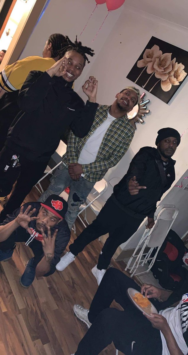 jamauchiha's tweet photo. Me & Gang #HennyGang #HG4L #LLBullet https://t.co/0HzTWSBNXu