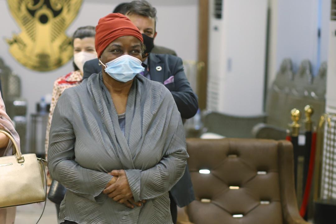 max_f_diana's tweet photo. The @UNFPA Exec. Dir. Dr Natalia Kanem arrived in #Sudan, officially welcomed by Amb. Yousif Eltayeb &amp; Amb. Nadia Osman.
#LeavingNoOneBehind always on top of her agenda! Her support &amp; guidance inspires @_UnfpaSudan to always show up to help those who need us the most
#ForSudan https://t.co/OchixgV1yG