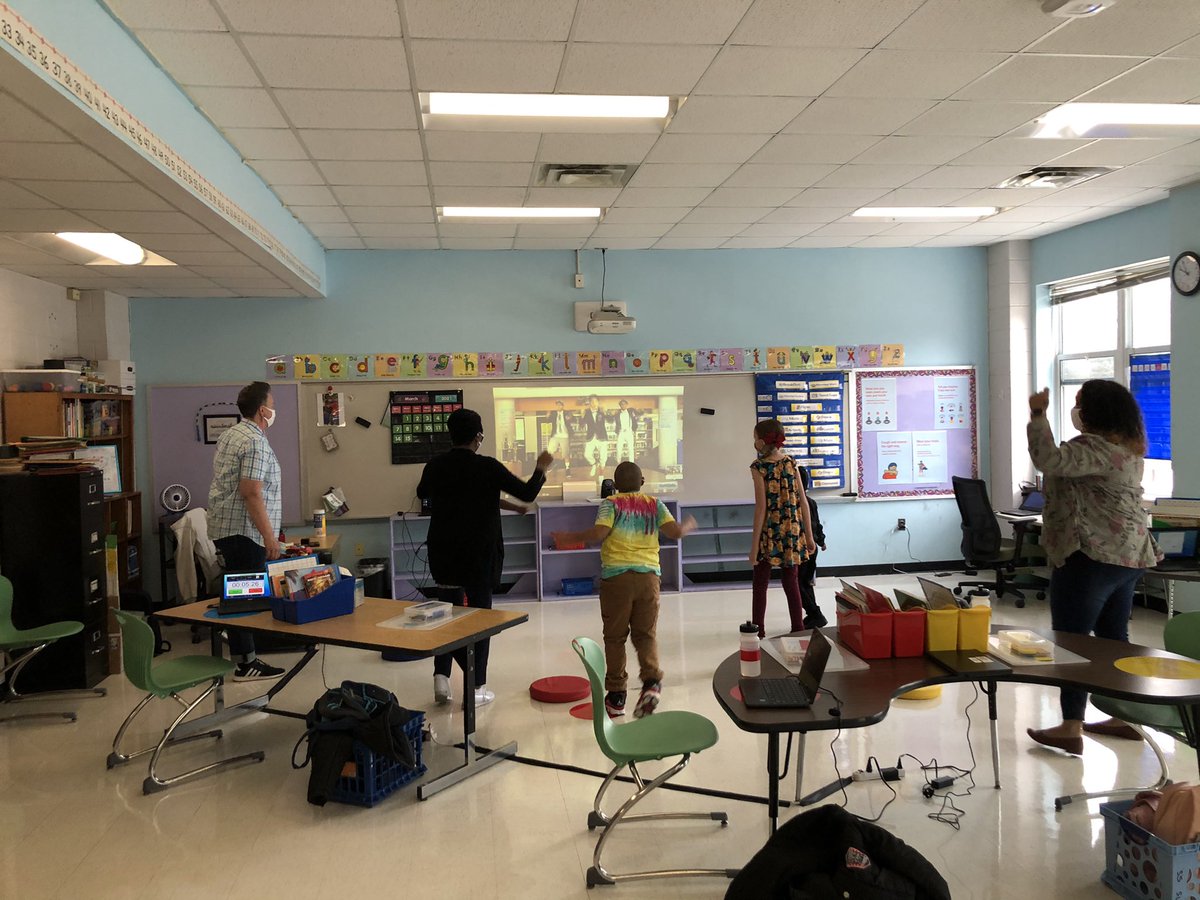 MsC_PtownElem's tweet photo. Special shout out to our @powe_ek staff for their commitment, dedication, and flexibility!!!! We survived a great 1st day back!!! @pmubenga @drstacydstewart @DurhamPublicSch #leadsimply https://t.co/k8l9LxnJ6h