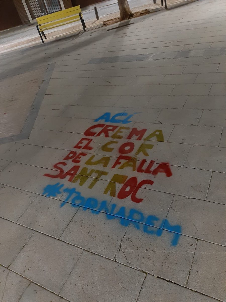 #plantàvirtual
#tornarem
#somdesantroc 
<a href="/fallesdeTorrent/">Falles de Torrent</a> 
<a href="/JCF_Valencia/">Junta Central Fallera</a>