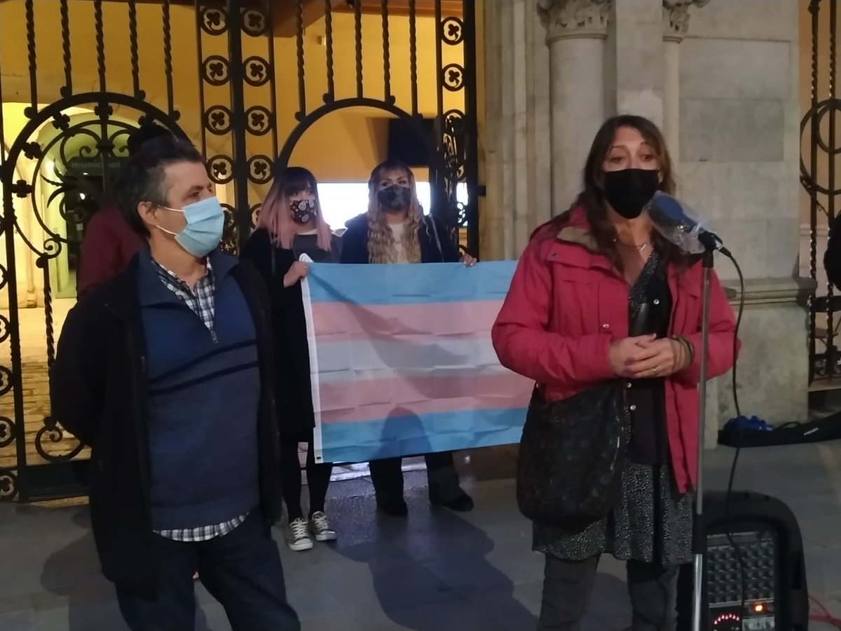 Avui ens hem concentrat a la plaça del vi de Girona per demanar l'aprovació de la llei trans ja. #LeyTransAlCongreso