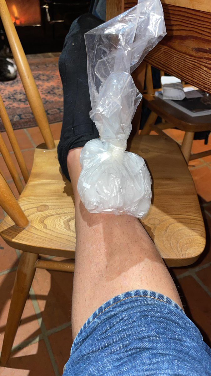 Hotchillee tweet media