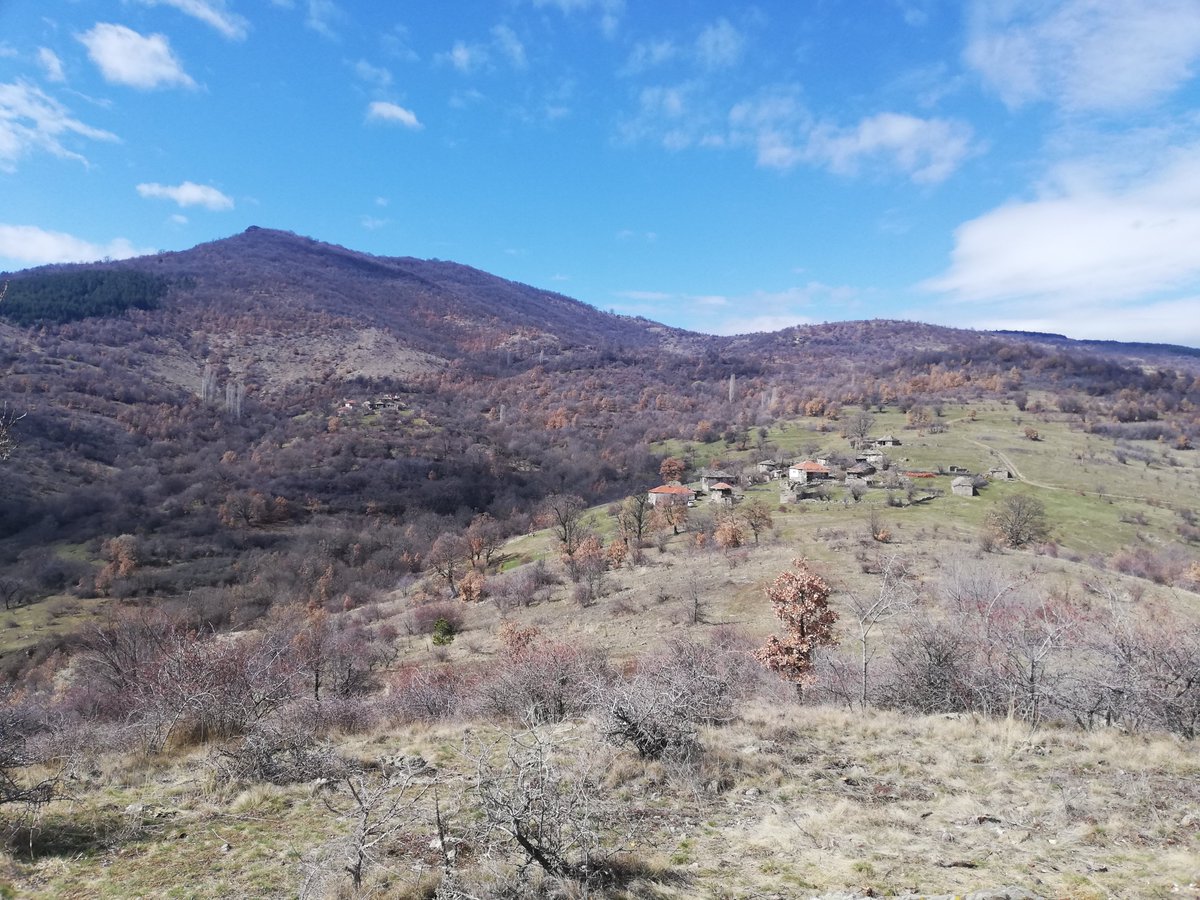 shopkarishte's tweet photo. @blakandblack @belle_epoque1 Nice...
End of #winter in #Macedonian #Highlands
#Slavishte #Plato (elevation 550m) and #Osogovo #mountain (elevation 2,251 m)
#KrivaPalanka municipality
#Macedonia 🇲🇰 ☀️ https://t.co/nCt5X99NjZ
