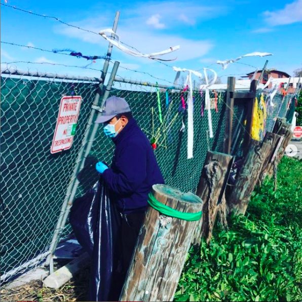 WBShellmound's tweet photo. This morning, the property owners sent hired workers to remove and trash these ribbons and messages offering prayers in protection of the shellmound. This is anti-Indigenous violence. Please support the Shellmound and donate to our legal fund! https://t.co/f0PGWjY4Zp https://t.co/UjGTPuFIzX