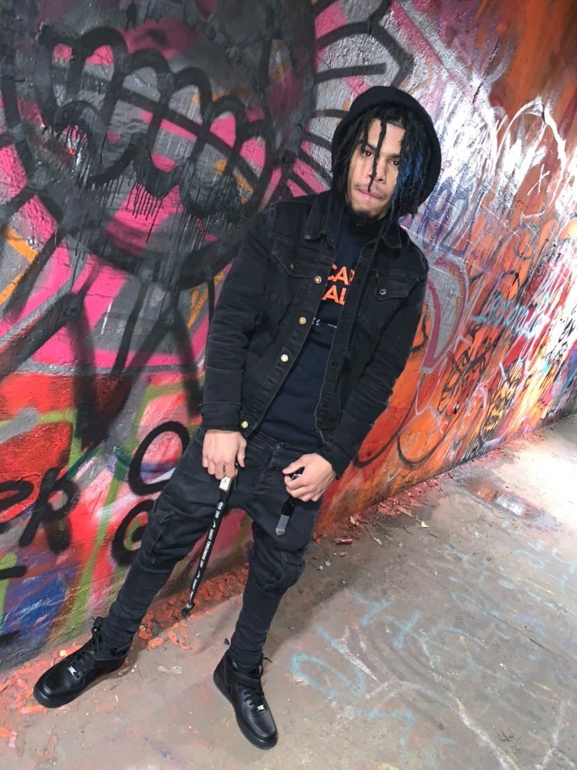 $ouf$ide 🅰️nt tweet media