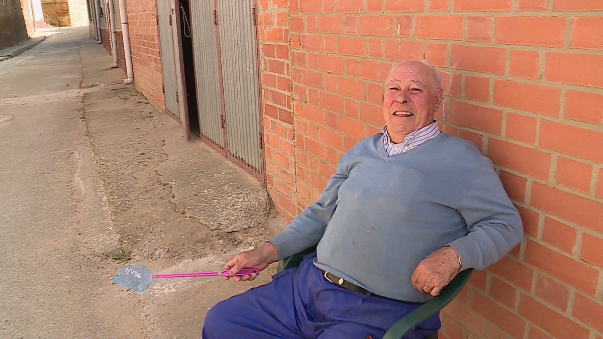 mvuelvoalpueblo's tweet photo. Cisneros, un gran pueblo lleno de buena gente. Gracias por compartir vuestro tiempo y buen humor con nosotros. Ahora en @cyltv https://t.co/v3FZX3gxOn