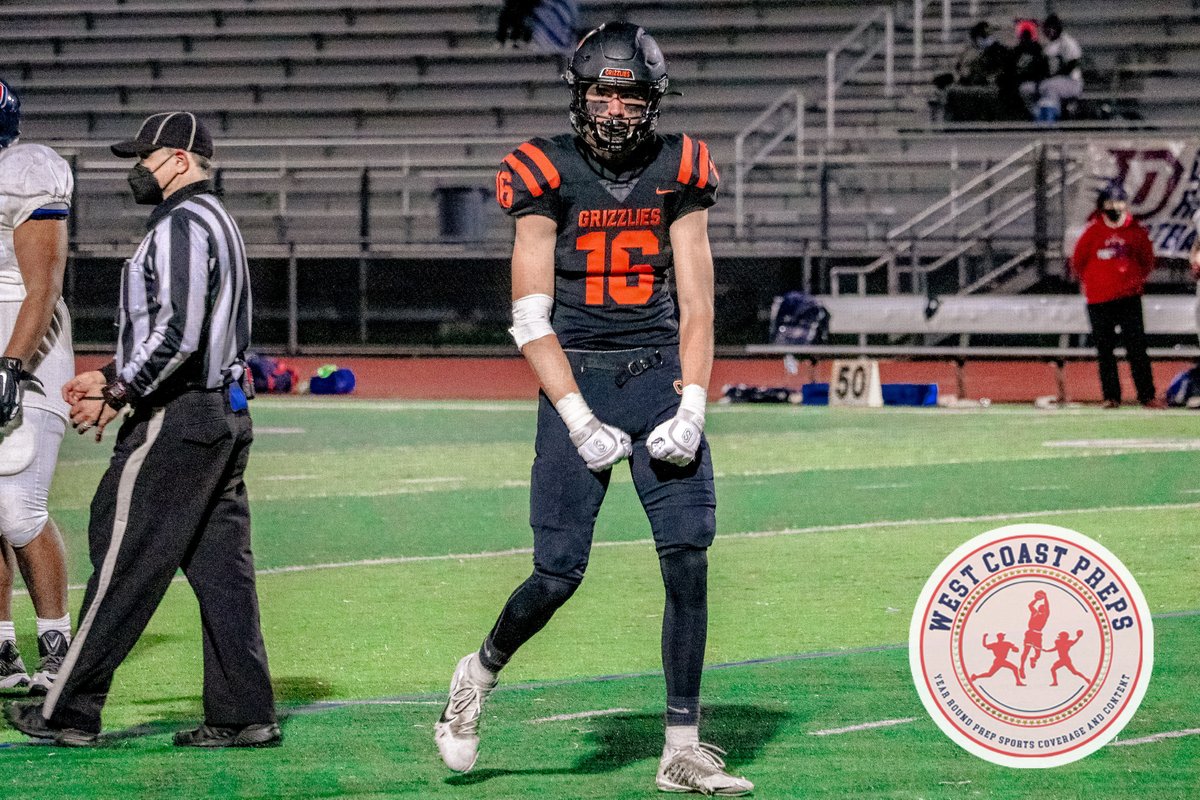 westcoastpreps_'s tweet photo. Acalanes' depth. Monte Vista's incredible perseverance. Fast starts to new eras at Cal and Heritage. San Ramon Valley's firepower.

That and more takeaways from the opening weekend of Bay Area football.

Story: https://t.co/AkyIbb5fCV https://t.co/6mZbup4xOH