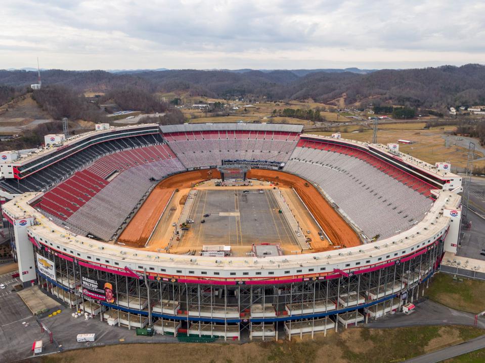 Bristol Motor Speedway has some history with the surface, but converting the high-banked half-mile concrete track for the Nascar Cup Series' Food City Dirt Race is taking serious preparation—not to mention 2,300 truckloads of dirt https://t.co/5GI5FrqvFr https://t.co/Sh1HCVDDBj