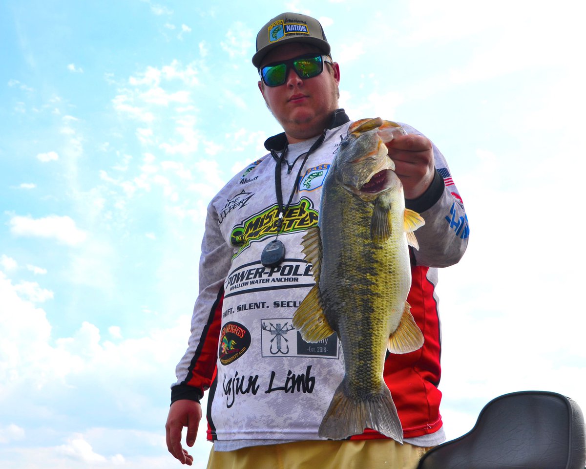 jaredabbottfish's tweet photo. Caneys got some good ones. They just gotta eat those @TwisterFishing Buzz Bugs! https://t.co/IfnjCfvVW1