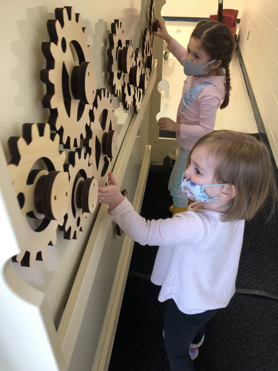 ecwithmisskim's tweet photo. Nothing better than exploring new toys on a snowy Monday! 🥰 https://t.co/OAu1UkC4jM
