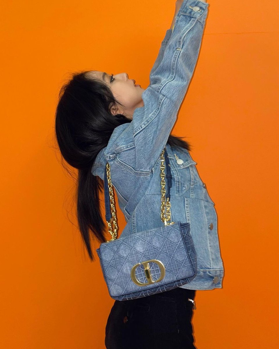 งานเมื่อวานสินะคะ #JISOO <a href="/BLACKPINK/">BLACKPINKOFFICIAL</a>