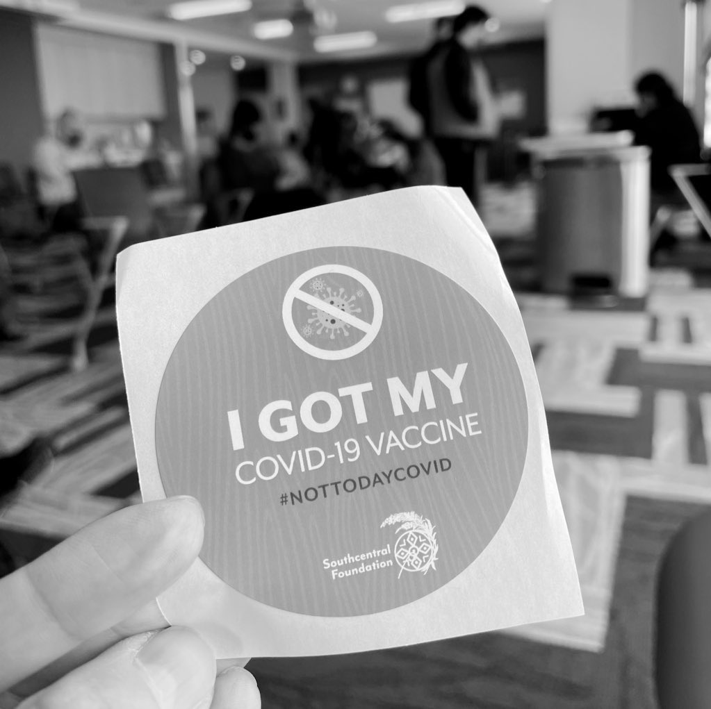 adrifur's tweet image. Sitting in the observation room surrounded by 2nd-dose people. Feeling hopeful 💉 #firstonedown #alaska