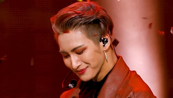 my new favourite Seonghwa photo sequence. he's absolutely stunning
