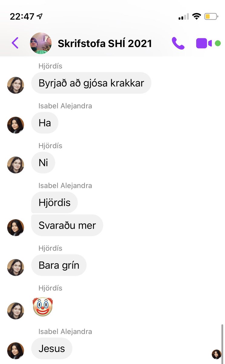 Smá skrifstofugrín <a href="/Studentarad/">Stúdentaráð Háskóla Íslands</a> 🤠