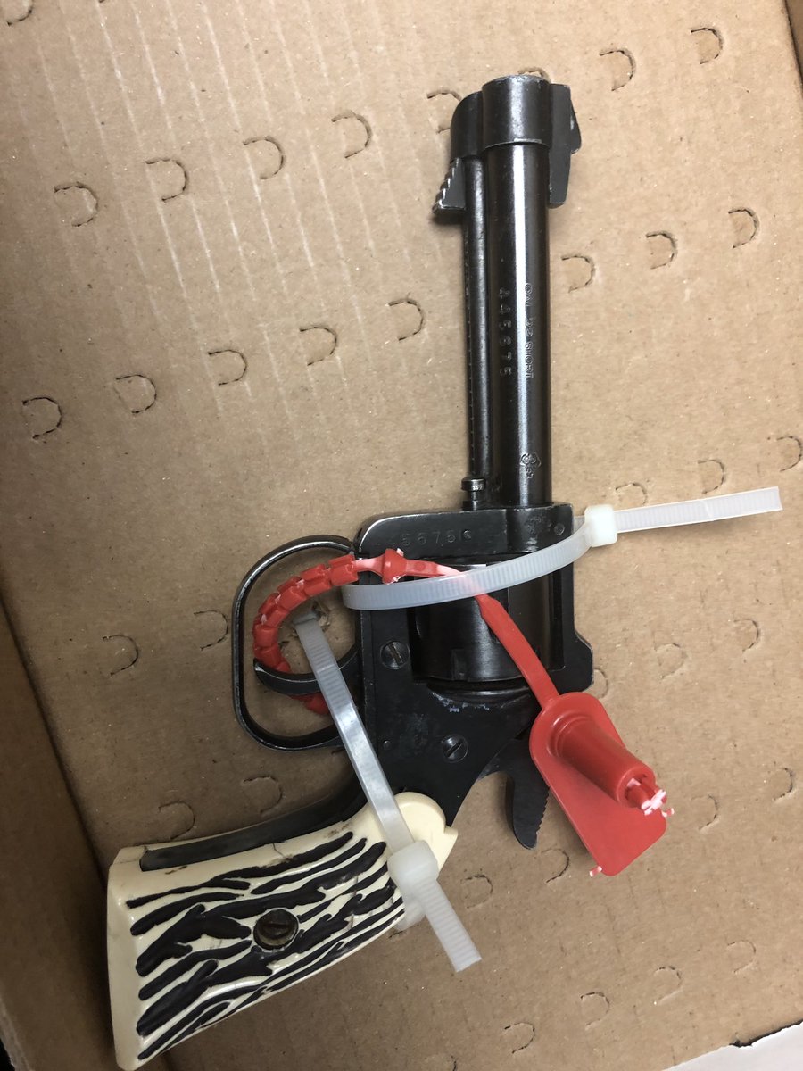 ElCentroPD's tweet image. This firearm was taken from a convicted felon by proactive officers earlier in the day. He was arrested on two felony warrants and being a felon in possession of a loaded firearm. He is now housed at the county jail. 

#notatoy #keepingelcentrosafe